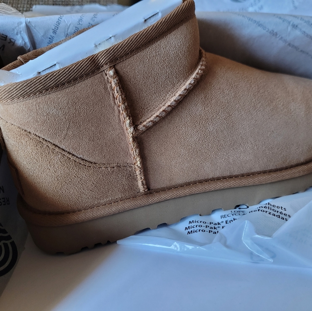 UGG CLASSIC ULTRA MINI WOMEN'S SIZE 7 NEW W/BOX